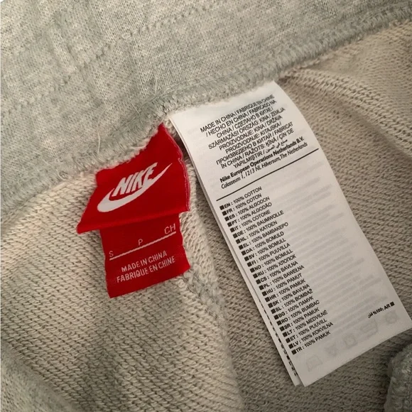 ➰Nike Club Alumni French Terry shorts ➰ - Picture 5 of 8